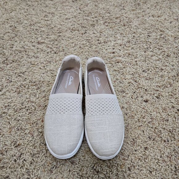 NWOT Clarks Cloudsteppers Canvas Slip-Ons Breeze Step Natural Size 6 - Picture 1 of 9